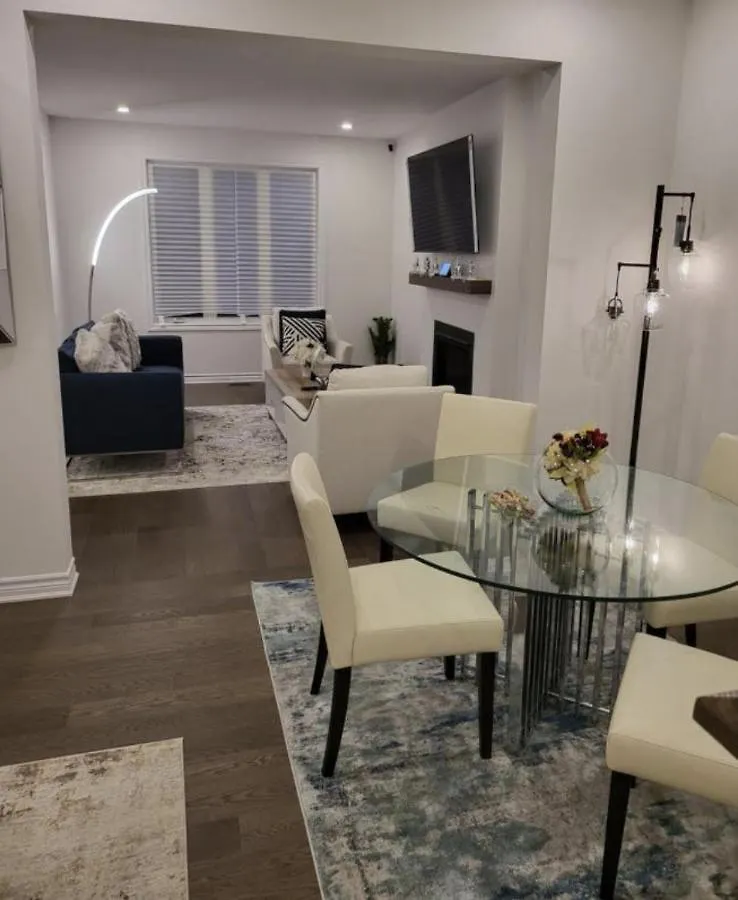 New Luxury Home Ottawa Nocleg ze śniadaniem